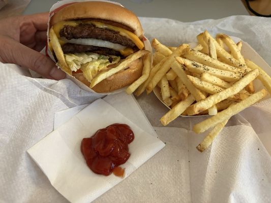 In-N-Out Burger by null