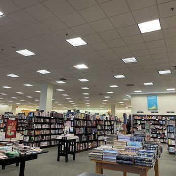 Barnes & Noble - Bookstores Near Me - Harvey, Louisiana