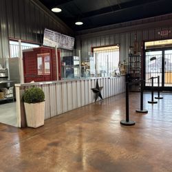 Don’t Bite The Bone BBQ - Order counter