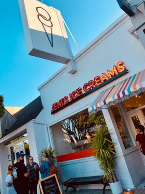 Jeni's Splendid Ice Creams by null