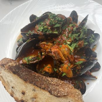Lulla - Mussels Cioppino - Italian Near Me - New York, New York