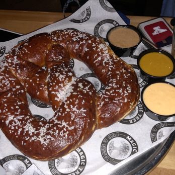 Magic Tree Pub & Eatery - 1lbs Personal Pretzel - Pubs Near Me - Boardman, Ohio