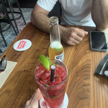 Browns SocialHouse - Drinks - Bars Near Me - Ottawa, Ontario