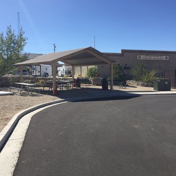 Tonopah Tesla Supercharger - The covered picnic area. - EV Charging Stations Near Me - Tonopah, Nevada