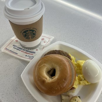 Delta Sky Club - DIY breakfast sammie - Airport Lounges Near Me - Newark, New Jersey Delta Sky Club - DIY breakfast sammie - Airport Lounges Near Me - Newark, New Jersey
