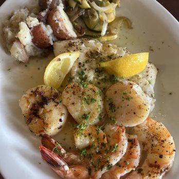 North Beach Fish Camp - Broiled Seafood Platter - New American Near Me - Neptune Beach, Florida