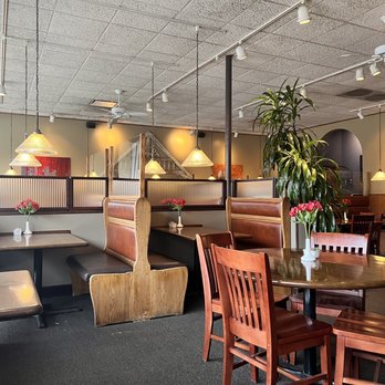 Blind Faith Cafe - a dining area with tables and chairs - Vegetarian Near Me - Evanston, Illinois Blind Faith Cafe - a dining area with tables and chairs - Vegetarian Near Me - Evanston, Illinois