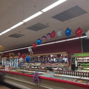 Stop & Shop - Stop&Shop Supermarket of Swampscott -- Swampscott Mall : 450 Paradise Road / Route 1A, Swampscott               Interior - Grocery Near Me - Swampscott, Massachusetts