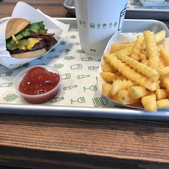 Shake Shack Third Ward - Burgers Near Me - Milwaukee, Wisconsin