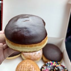 Glaze Donuts - Jersey cream donut