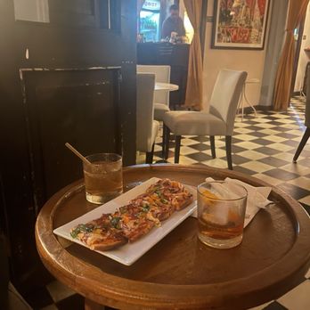 The Mezzanine - Veggie pizza we added pancetta. - Cocktail Bars Near Me - San Juan, Puerto Rico The Mezzanine - Veggie pizza we added pancetta. - Cocktail Bars Near Me - San Juan, Puerto Rico