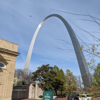 Old Cathedral - The Gateway Arch as seen from the Old Cathedral, Saint Louis - Landmarks & Historical Buildings Near Me - Saint Louis, Missouri