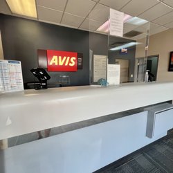 Avis Rent A Car - Rental counter