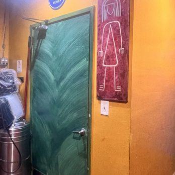 Salsa & Beer - Women's restroom - Mexican Near Me - Van Nuys, California Salsa & Beer - Women's restroom - Mexican Near Me - Van Nuys, California
