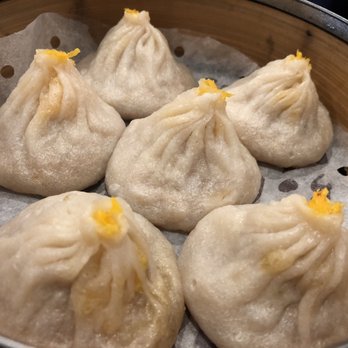 Little Dumpling Bayside - Steamed Steamed Pork Soup Dumplings with Crab (6 pcs) - Taiwanese Near Me - Oakland Gardens, New York Little Dumpling Bayside - Steamed Steamed Pork Soup Dumplings with Crab (6 pcs) - Taiwanese Near Me - Oakland Gardens, New York