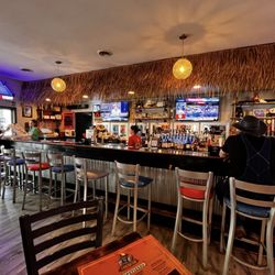 Twisted Tiki Sports Bar & Pizzeria - Bar