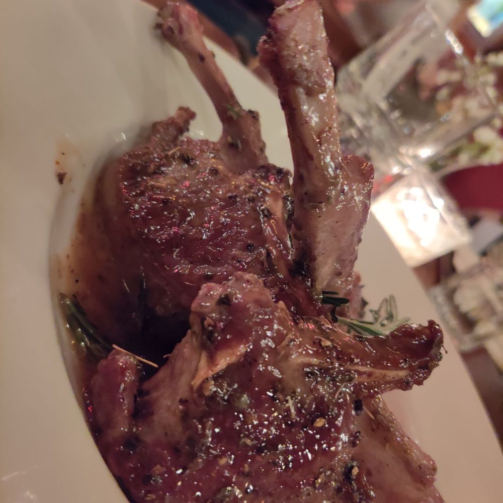 The (flavourless) grass fed lamb chops The (flavourless) grass fed lamb chops