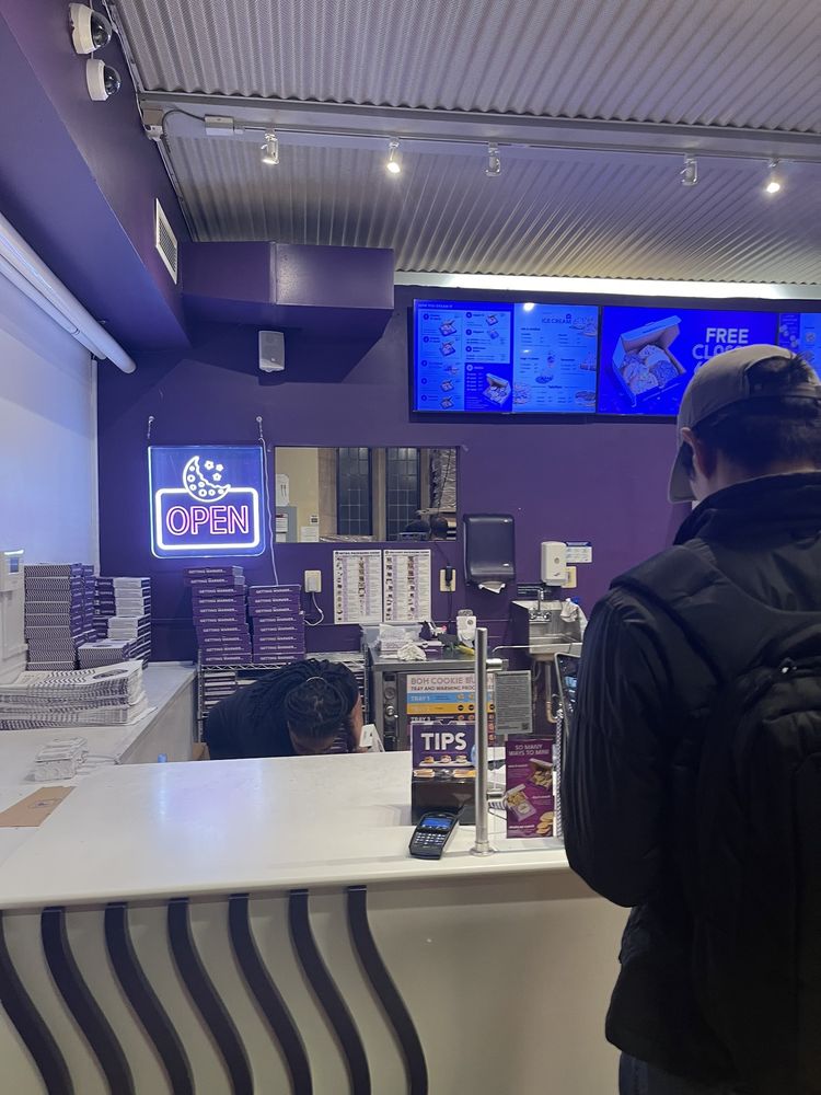 Insomnia Cookies Logo