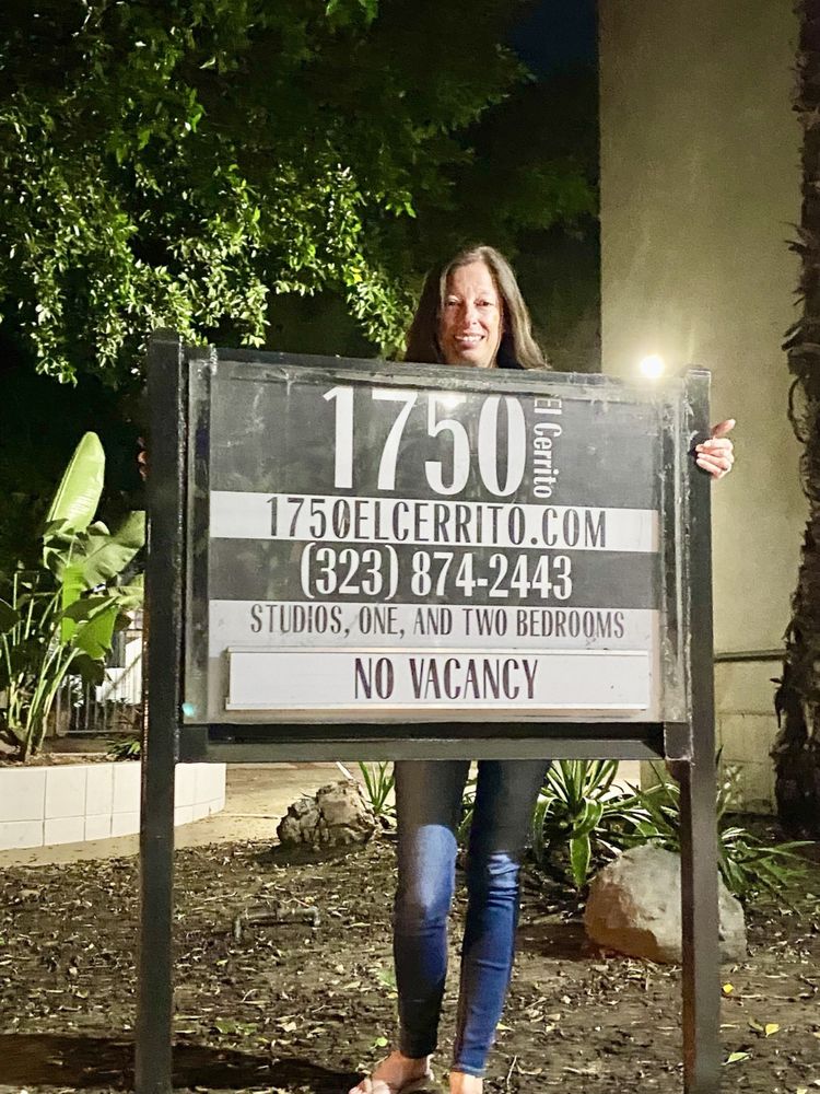 EL CERRITO PLACE APARTMENTS near you at 1750 El Cerrito Pl, Los Angeles