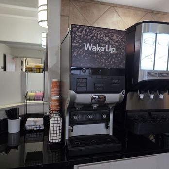 Comfort Inn Gallup I-40 Exit 20 - Coffee and juice machines at breakfast - Hotels Near Me - Gallup, New Mexico Comfort Inn Gallup I-40 Exit 20 - Coffee and juice machines at breakfast - Hotels Near Me - Gallup, New Mexico