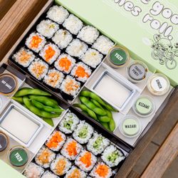 Nori Bar - Take out set roll box. Available for 4,5 and 6 roll sets.