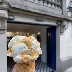 Helados Cometa - Honey pistachio ice cream / Helado de Yogurt miel pistacho