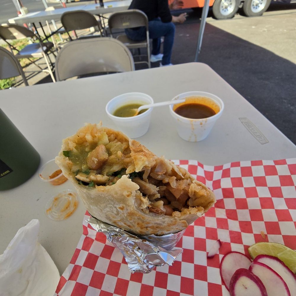 Rafa's Tacos - Flavorful chicken burrito - Tacos Near Me - Modesto, California Rafa's Tacos - Flavorful chicken burrito - Tacos Near Me - Modesto, California