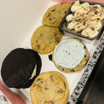 Crumbl - Southpark Meadows - Bakeries Near Me - Austin, Texas