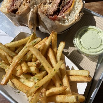 Gotts Roadside - Wisconsin Burger and Garlic Fries - YUM - Burgers Near Me - Napa, California Gotts Roadside - Wisconsin Burger and Garlic Fries - YUM - Burgers Near Me - Napa, California