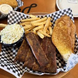 Dustin's Bar-B-Q - St. Louis ribs