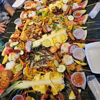 Pinoy Grill - Seafood Boodle - Filipino Near Me - Arlington Heights, Illinois