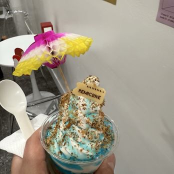 Remicone - Hawaiian Breeze - Ice Cream & Frozen Yogurt Near Me - Irvine, California