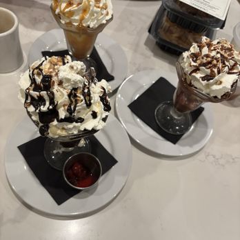 Twohey’s Restaurant - Bittersweet fudge sundae, milk chocolate sundae and caramel sundae - New American Near Me - South Pasadena, California Twohey’s Restaurant - Bittersweet fudge sundae, milk chocolate sundae and caramel sundae - New American Near Me - South Pasadena, California