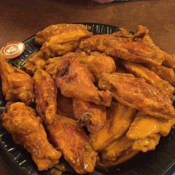 Epic Wings - Mostly flats crispy medium wings. Delish. Def top wing places to go to. - Chicken Wings Near Me - San Diego, California