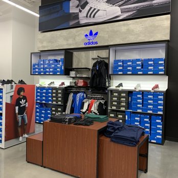 WSS - Shoe Stores Near Me - Dallas, Texas