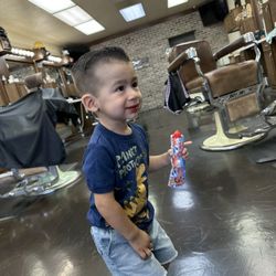 Headlines Barber Shop