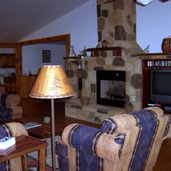 Meadow Creek Mountain Ranch - Living room at Timberhaven cabin.
