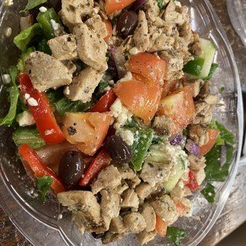 Tony's Pizzeria & Restaurant - Greek salad with grilled chicken - Pizza Near Me - Brooklyn, New York Tony's Pizzeria & Restaurant - Greek salad with grilled chicken - Pizza Near Me - Brooklyn, New York