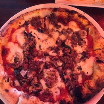 Napoli Per Tutti - Funghi E Salsiccia Pizza - Pizza Near Me - Schaumburg, Illinois Napoli Per Tutti - Funghi E Salsiccia Pizza - Pizza Near Me - Schaumburg, Illinois