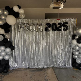 Sara's Kitchen and Decorations - Balloon Services Near Me