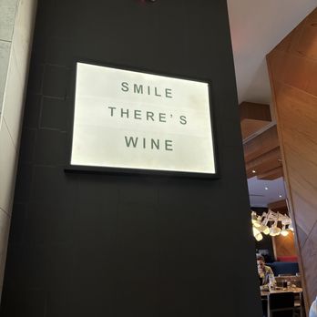 Moxies Kingsway Restaurant - Canadian (New) Near Me - Edmonton, Alberta Moxies Kingsway Restaurant - Canadian (New) Near Me - Edmonton, Alberta