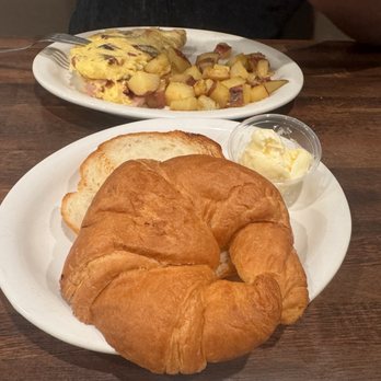 Blueberry's Cafe - Avocado Toast - Breakfast & Brunch Near Me - Naples, Florida