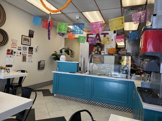 Lola's Kitchen by null