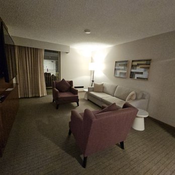 Hilton Pasadena - El Dorado Suite living room - Hotels Near Me - Pasadena, California