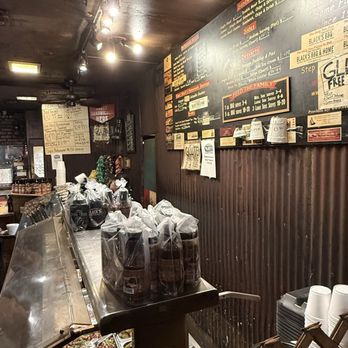 Black's Barbecue Lockhart - Counter - Barbeque Near Me - Lockhart, Texas