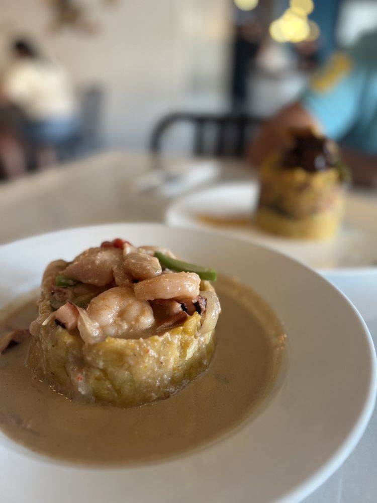 Desecheo Restaurant Image