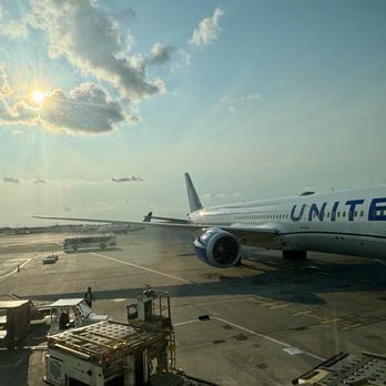 United Airlines - Flying the very friendly skys today. - Airlines Near Me - Chicago, Illinois United Airlines - Flying the very friendly skys today. - Airlines Near Me - Chicago, Illinois