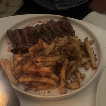 Le Petit Paris - French Near Me - Los Angeles, California