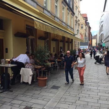 San Leo - Unscheinbar, aber populär - Italian Near Me - Dusseldorf, NW San Leo - Unscheinbar, aber populär - Italian Near Me - Dusseldorf, NW