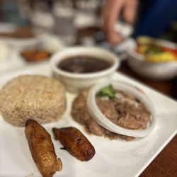 Havana Grill - Lechón with bean and rice -@tinah